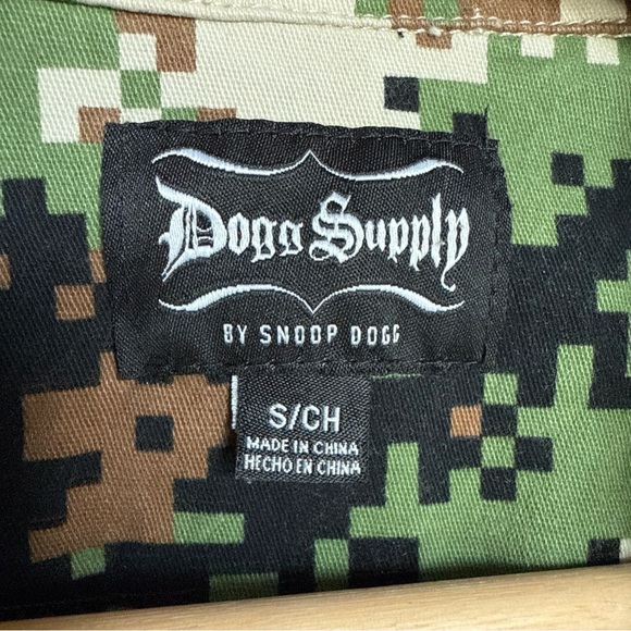 Dogg Supply By Snoop Dogg Mens Small Digital Camo Short Sleeve Button Up Shirt - Picture 7 of 9